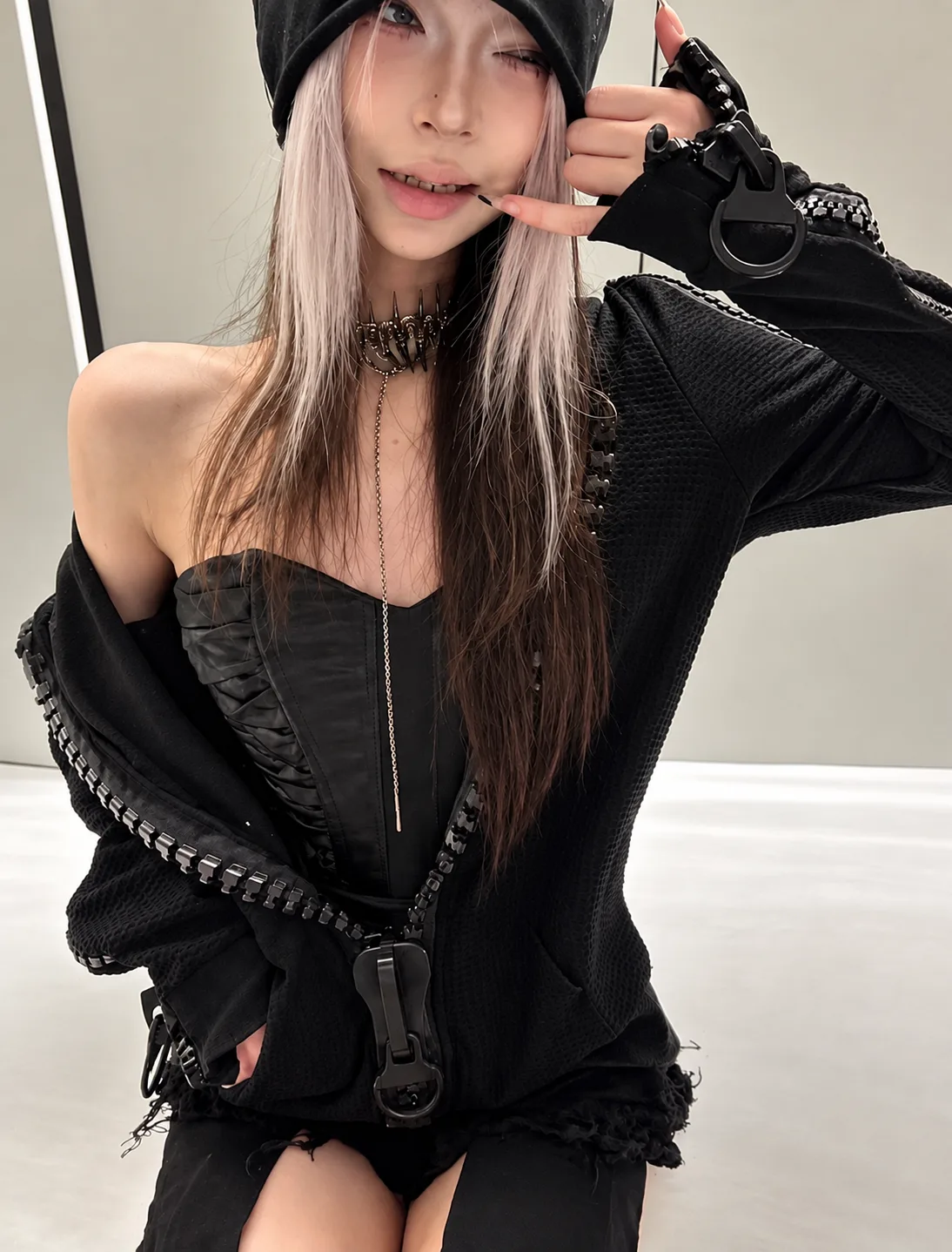 DECONSTRUCTED ZIP HOODIE 설명 사진