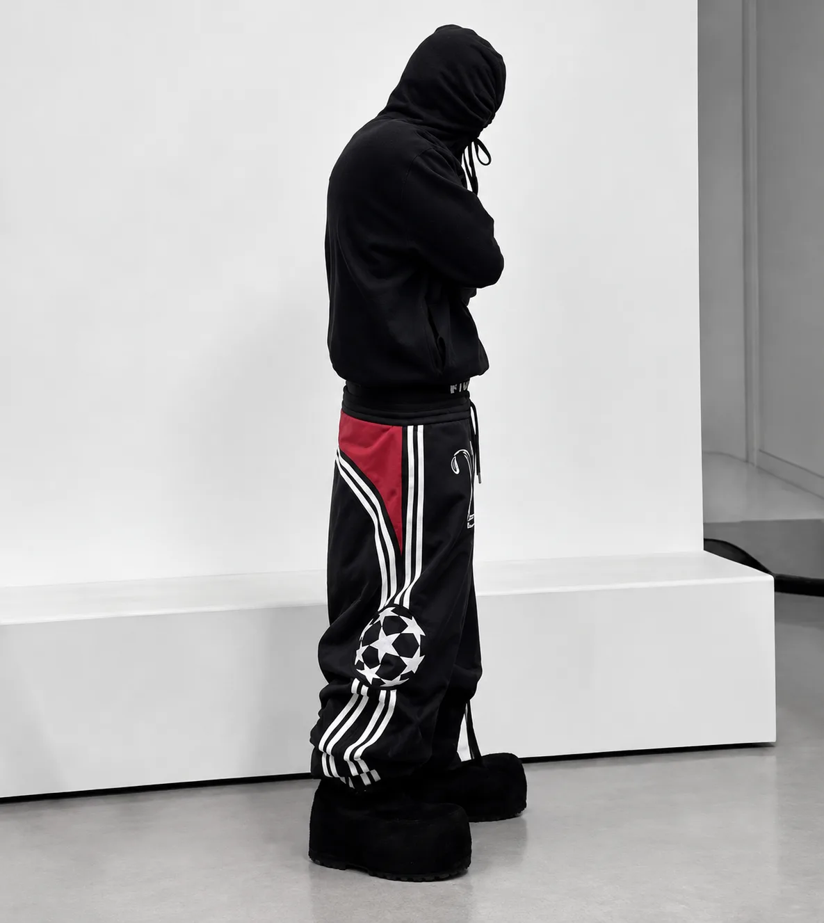 [양홍원님 착용] Football Wide Track Pants 설명 사진