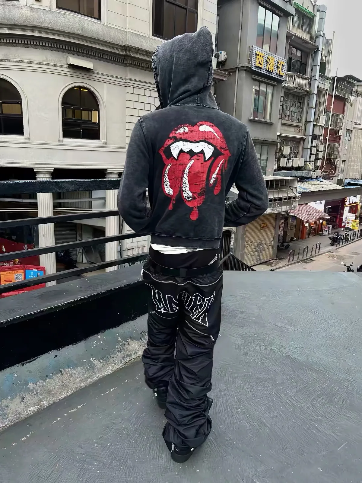 Split Tongue Washed Zip Hoodie 설명 사진