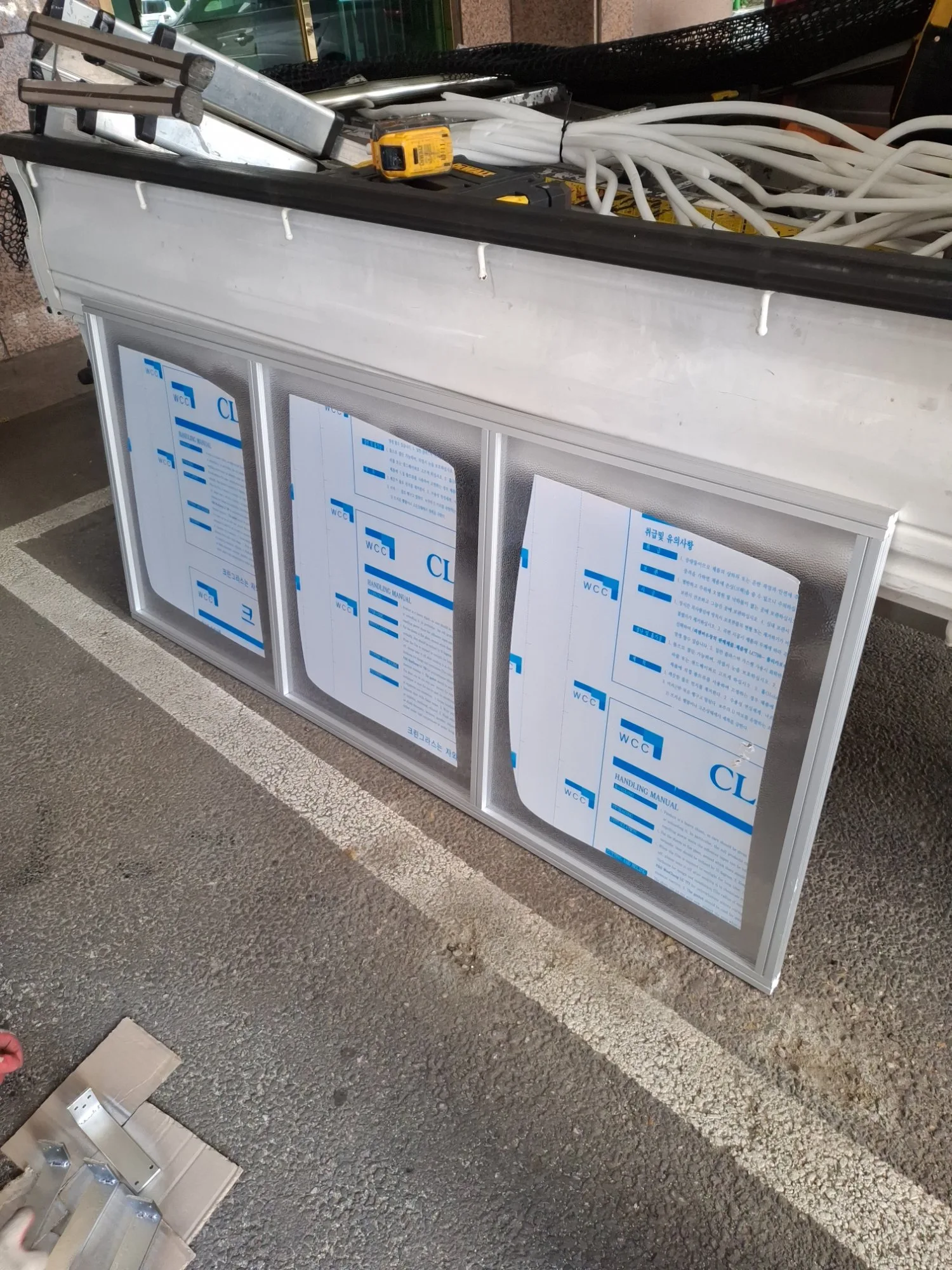 신림동 빌라 창문 사생활보호막설치 렉산 가림막으로 외부시선 차단 사진 3