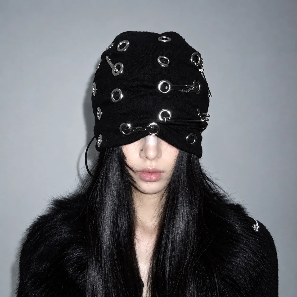 Grommet Lace-Up Beanie 설명 사진